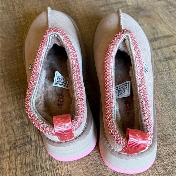 **Limited Edition*UGG Tazz Love '25 Slipper Arroyo Tropical Pink Platform Size 8 - Picture 9 of 10